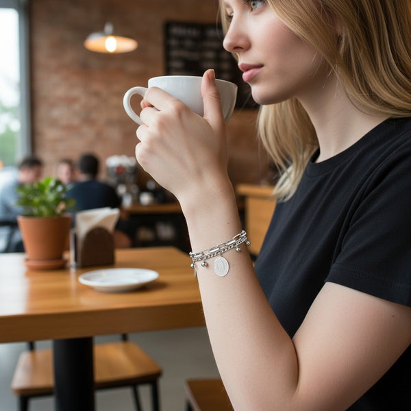 Pulsera  de dama en ACERO LA VIRGEN PROTECTORA